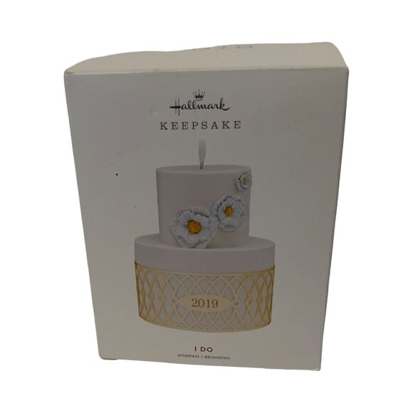 Hallmark Keepsake 2019 "I Do" Ornament Decoration Wedding Cake Design - Picture 1 of 6